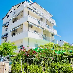 Ruza Apartmán